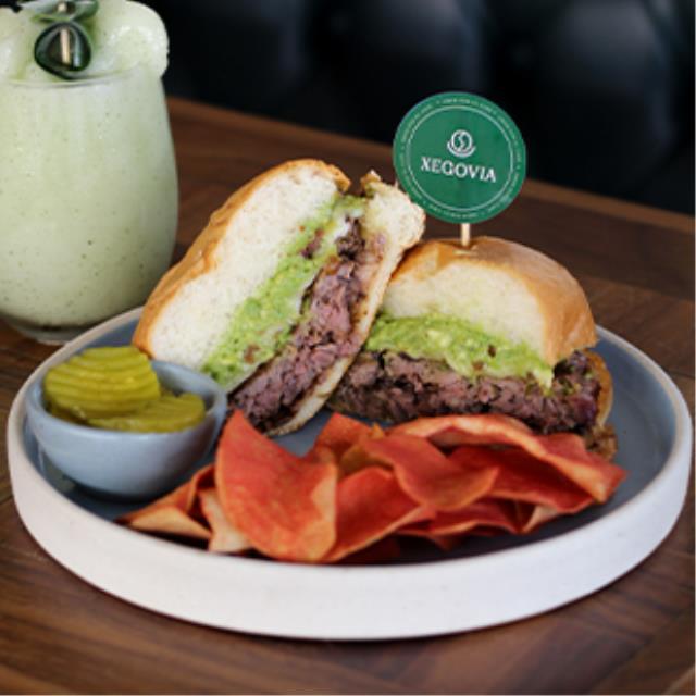 HAMBURGUESA ARRRACHERA
