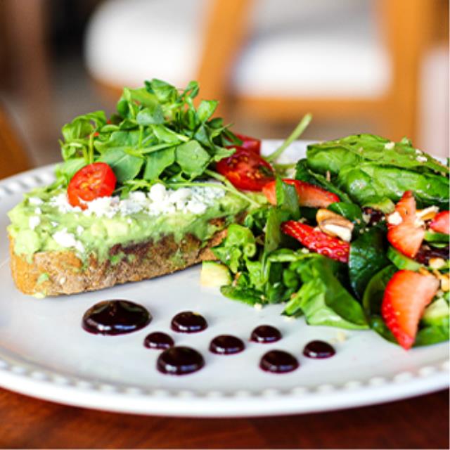 TOAST DE AGUACATE